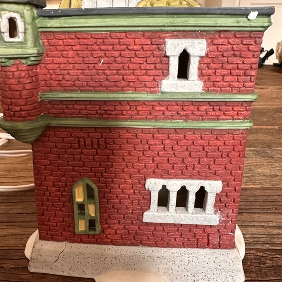 Department 56 Dickens’ Village “Cobles Police Station.” - Picture 4 of 7